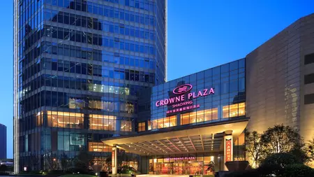 CROWNE PLAZA