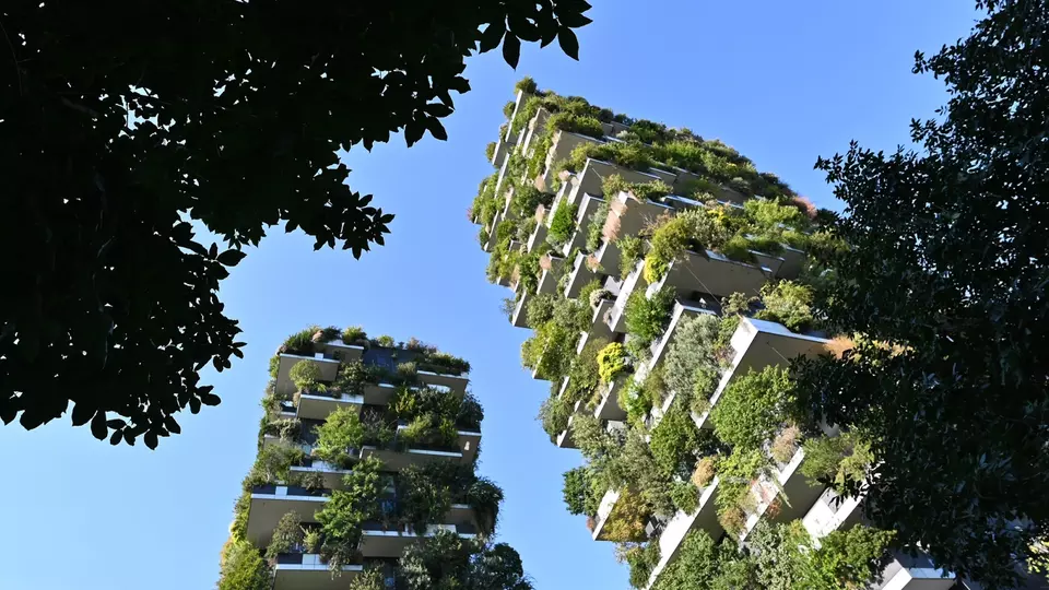 Reference: “Vertikální les”, Bosco Verticale, Milan