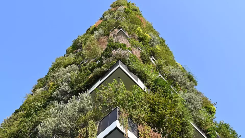Reference: “Vertikální les”, Bosco Verticale, Milan