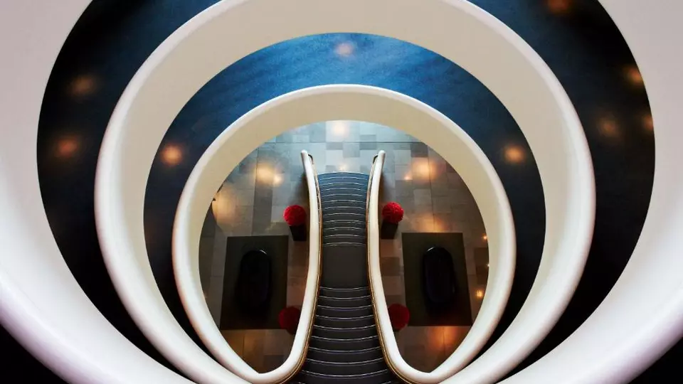 AVIATOR HOTEL